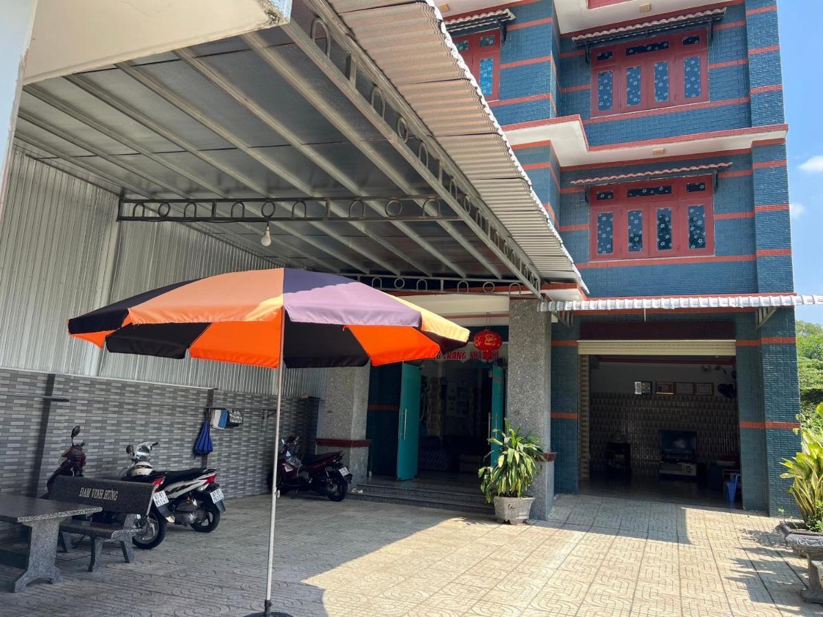 Мотель Nha Nghi Hong Trang - Thu Dau Mot Екстер'єр фото